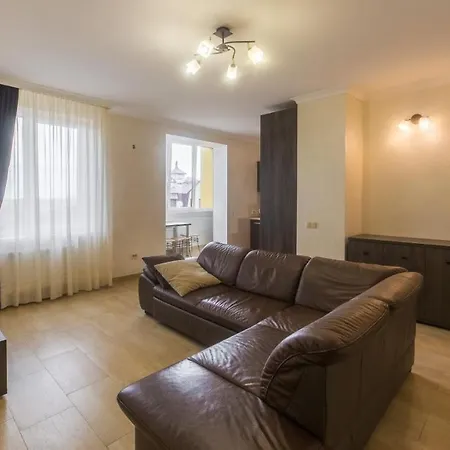Apartment On Shashkevicha 16