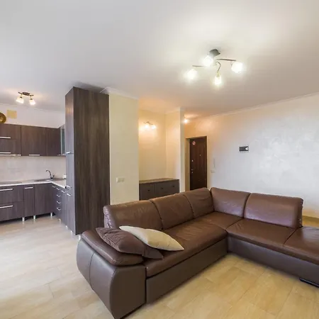 On Shashkevicha 16 דירה *