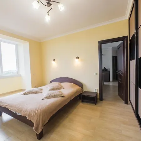 Apartment On Shashkevicha 16 *