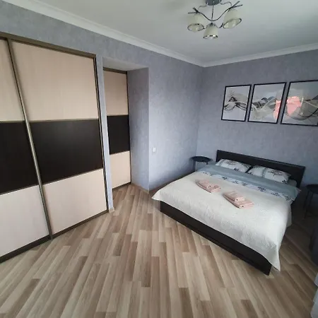 Apartment On Shashkevicha 16