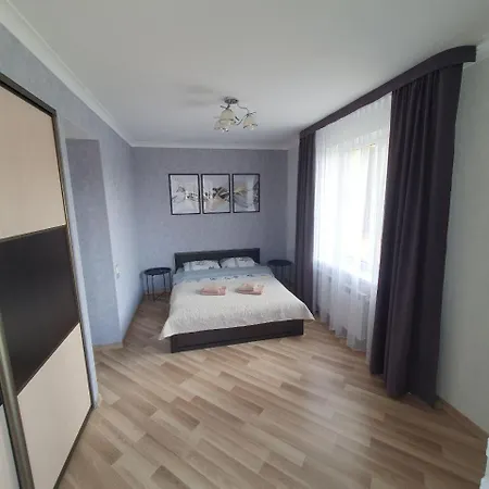 Apartment On Shashkevicha 16 *